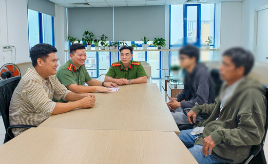 Học sinh ở Cần Thơ bất ngờ nhận 464 triệu đồng, gia đình khóa tài khoản