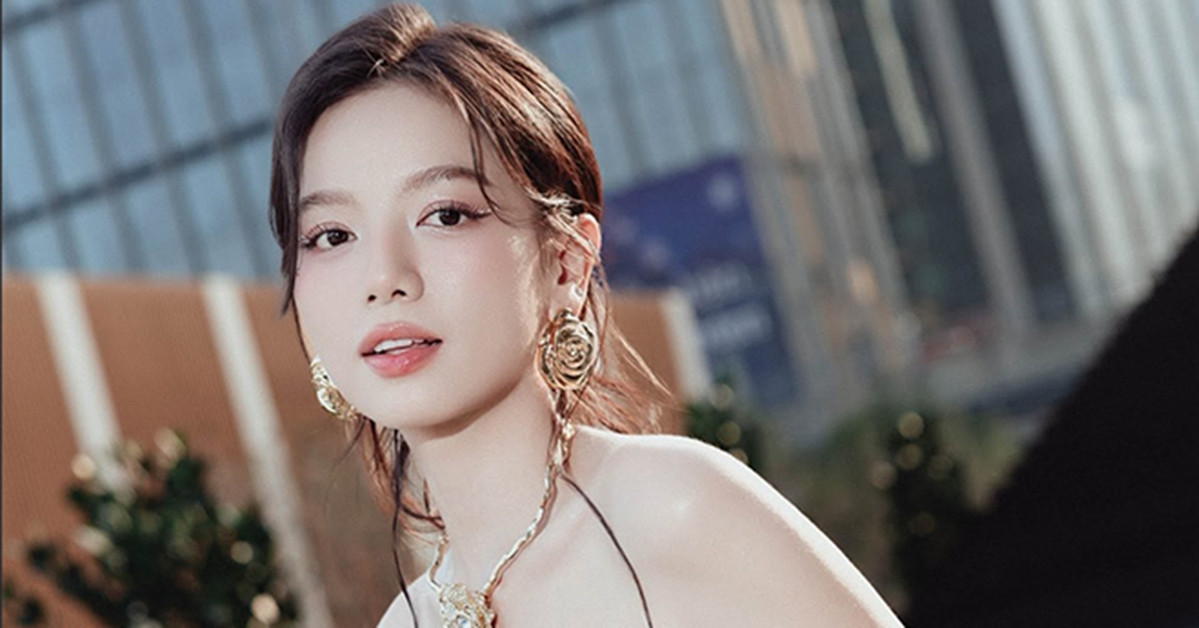 Diễn viên Quang Sự 'Dưới ô cửa sáng đèn' lên chức lần 3 ở tuổi 42插图3 Diễn viên Quang Sự 'Dưới ô cửa sáng đèn' lên chức lần 3 ở tuổi 42插图3