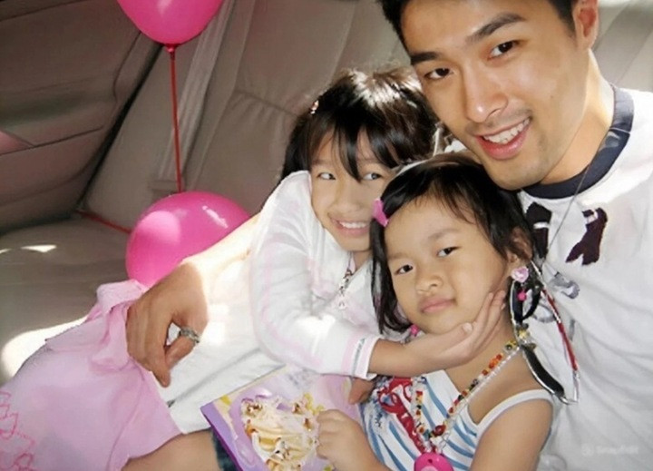 Tên đầy đủ của cô là Nguyễn Chánh Thanh An Taylor, sinh năm 2005. Mẹ cô là ca sĩ Vũ Lynn Cathy.