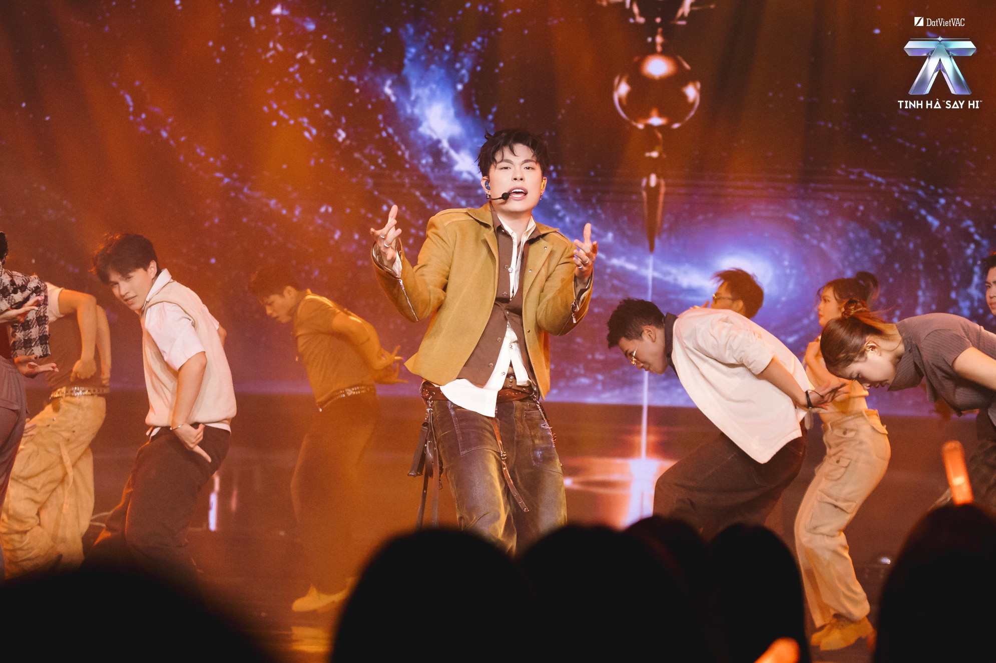 Tinh Hà “Say Hi” nóng lên trước chặng cuối: Ca khúc bùng nổ, concert cháy vé插图1 DUONG DOMIC (34).jpg