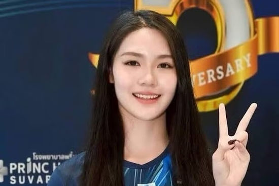 Nhan sắc hot girl cầu lông Thái Lan bị đình chỉ ở Asiad