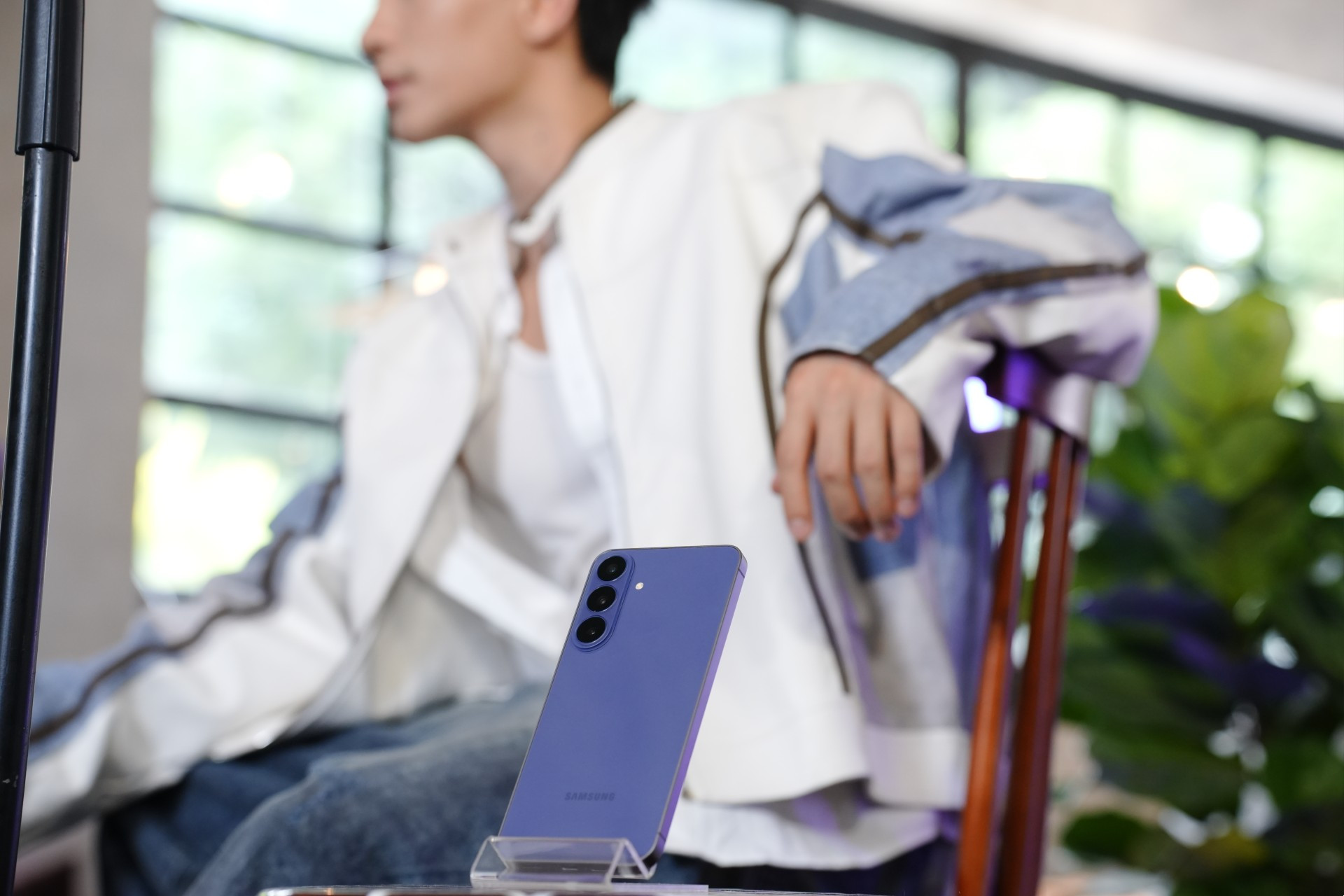 Người hâm mộ thủ đô ráo riết săn lùng vé gặp gỡ buitruonglinh插图4 S26 FE 05.jpg