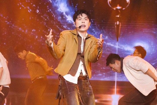 Tinh Hà 'Say Hi' nóng lên trước chặng cuối: Ca khúc bùng nổ, concert cháy vé