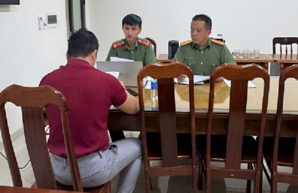 Xử phạt thanh niên tự ý 'chế' tác phẩm báo chí thành clip câu view插图 Anh 67754.jpg