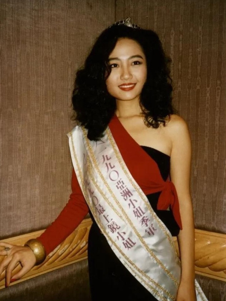 Dương Ngọc Mai giành ngôi vị Á hậu 2 tại cuộc thi Hoa hậu Á châu 1990.