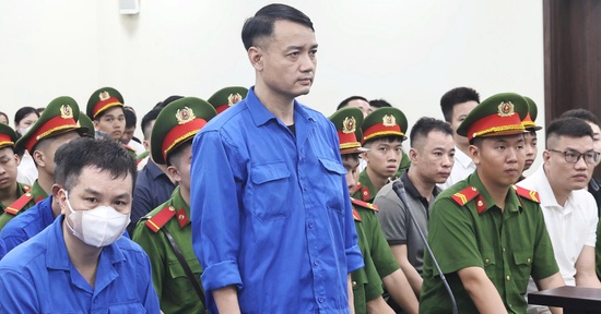 Giám đốc công ty dược và cựu cán bộ công an hầu tòa vì đưa hối lộ và lừa đảo