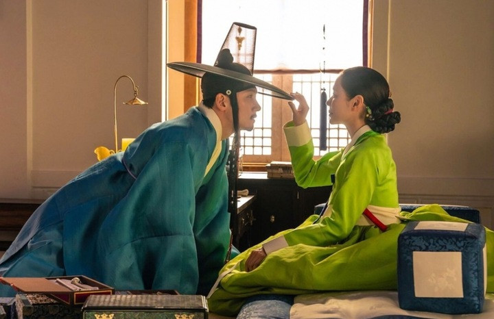 Son Ye Jin và Ji Chang Wook trong “The Scandal” - bản chuyển thể mới của câu chuyện từng được đưa lên màn ảnh Hàn Quốc năm 2003.