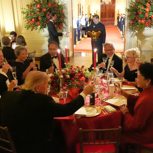 Hơn 130 khách dự quốc yến, 4 cái tên ngồi cùng Tổng thống Donald Trump và Chủ tịch Trung Quốc Tập Cận Bình là ai?