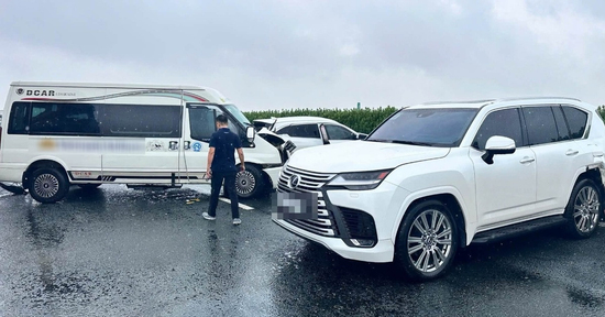 Tạm giữ tài xế Lexus dừng đột ngột, gây tai nạn liên hoàn trên cao tốc