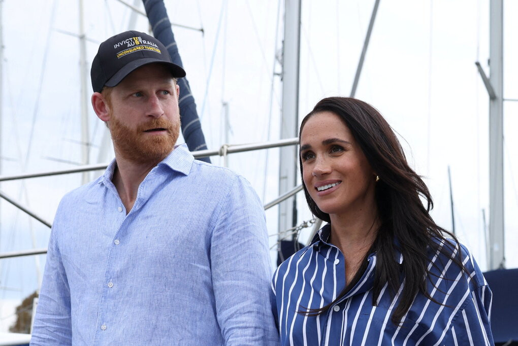 Vợ chồng Harry - Meghan tại Sydney, Úc, ngày 17/4. Ảnh: Reuters
