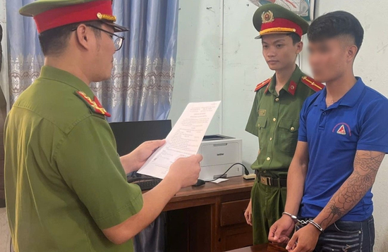 Bắt tạm giam thanh niên giao cấu với thiếu nữ 15 tuổi