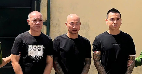 'Dũng trọc Hà Đông' cùng 16 người bị khởi tố