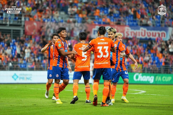 Madam Pang rời chức Chủ tịch Port FC sau gần 9 năm điều hành đội bóng Bangkok. (Ảnh: Port FC)
