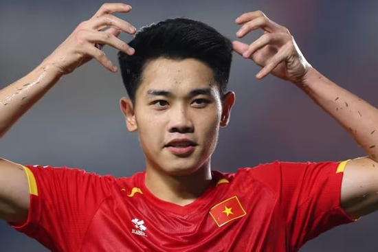 Trang chủ FIFA ấn tượng với Đình Bắc, dành lời khen cho 'lá chắn thép' tuyển Việt Nam
