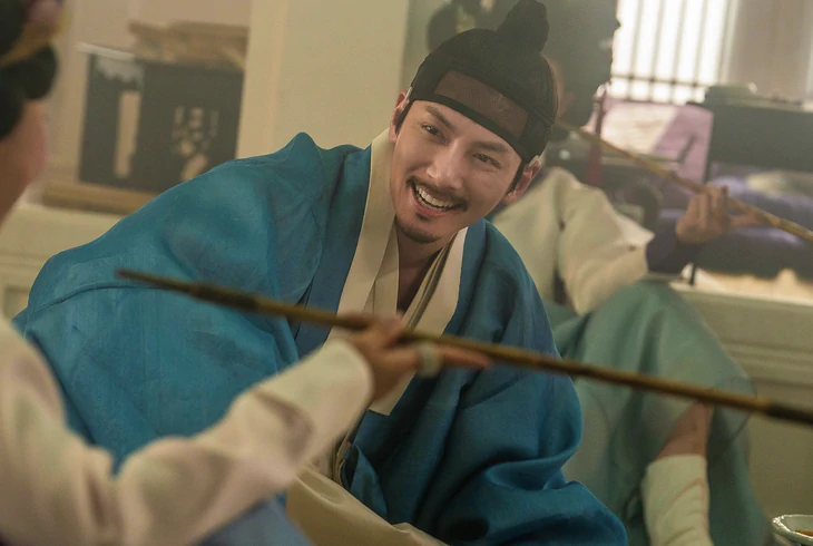 Phản ứng của Ji Chang Wook khi The Scandal nhận 'bão' chỉ trích - Ảnh 4.