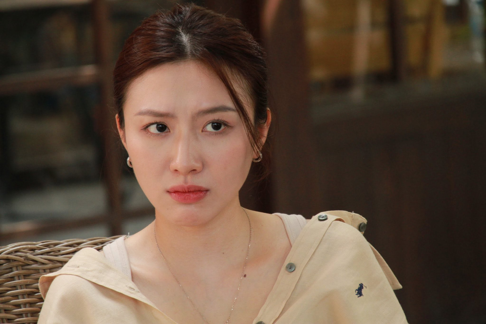 Nữ nạn nhân mặc áo số 371 trong Trại buôn người là ai? - Ảnh 6.