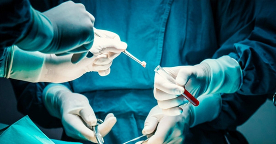 Vụ sập cổng làng đè trúng bé trai lớp 3: Bác sĩ nối bàn tay đứt lìa vào chân
