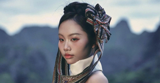 Ca sĩ Phương Mỹ Chi lên tiếng về tranh cãi trang phục