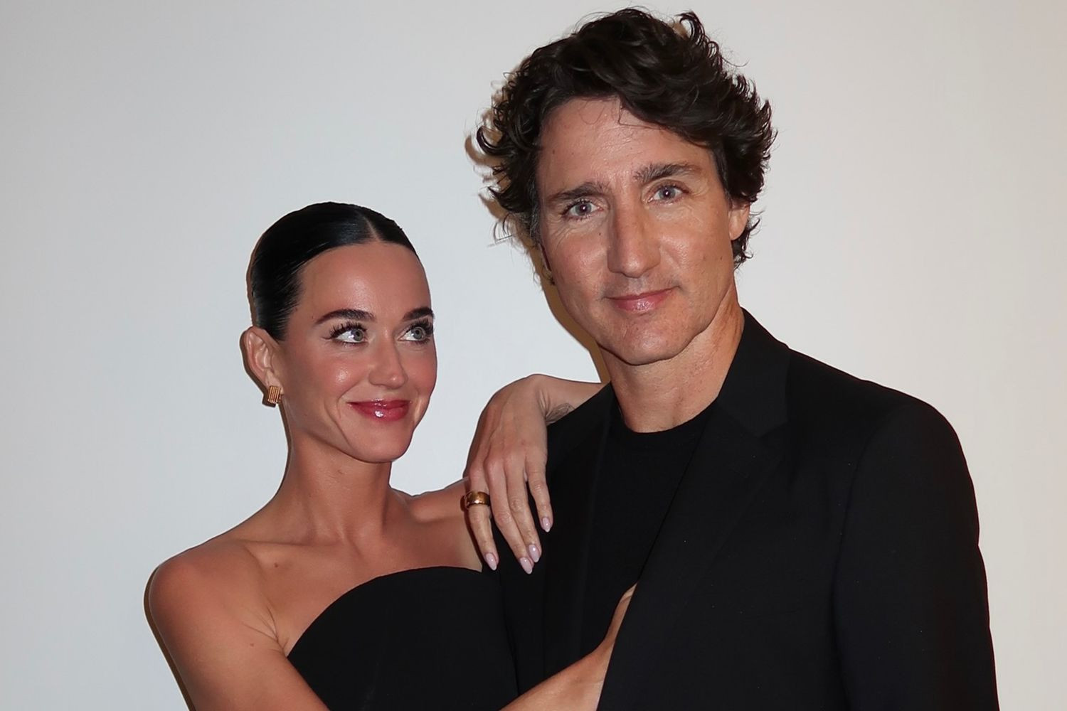 Katy Perry Justin Trudeau 2 040726 71845c16947f448cbbd57c17b134a02c.jpg