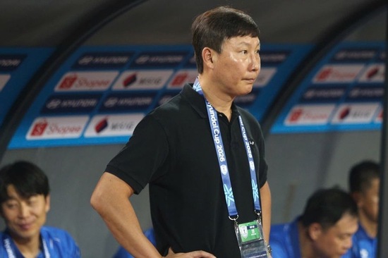 HLV Kim Sang-sik: 'Tôi thấy xấu hổ khi thua Thái Lan thế này'