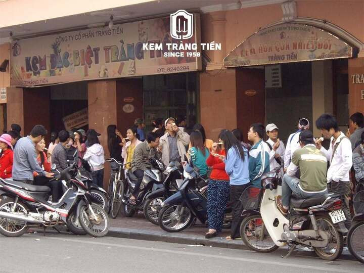 Ăn kem Tràng Tiền trở thành một trải nghiệm ở Hà Nội. (Ảnh: Kem Tràng Tiền).
