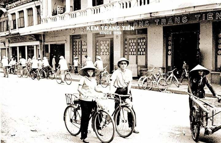 Kem Tràng Tiềng ra đời năm 1958, tại phố Tràng Tiền, quận Hoàn Kiếm, Hà Nội. (Ảnh: Kem Tràng Tiền).