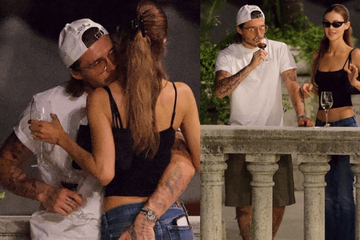 Paparazzi 'tóm dính' cậu cả nhà Beckham - Brooklyn cùng vợ xuất thân nhà tỷ phú quấn quýt ở Venice