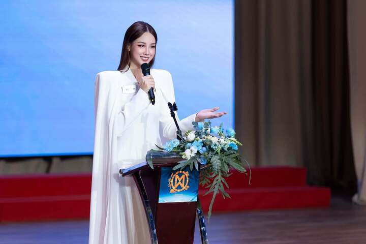 Lê Nguyễn Bảo Ngọc cũng vượt qua vòng bảng để góp mặt trong nhóm 5 thí sinh nổi bật của khu vực châu Á và châu Đại Dương ở phần thi “Head to Head Challenge”. Cô trình bày quan điểm về gìn giữ bản sắc trong quá trình hội nhập, đồng thời đưa ra những dẫn chứng từ trải nghiệm của thí sinh quốc tế tại Việt Nam.