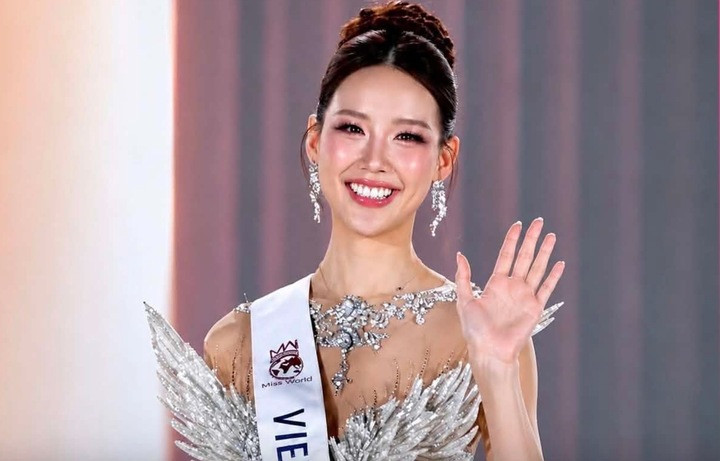 Đêm chung kết Miss World 2026 vừa diễn ra tại Nha Trang, Khánh Hoà với chiến thắng thuộc về người đẹp Cộng hòa Dominica. Lê Nguyễn Bảo Ngọc xuất sắc lọt vào Top 6 chung cuộc. Đây được xem là thành tích cao nhất của Việt Nam tại đấu trường sắc đẹp danh giá này.