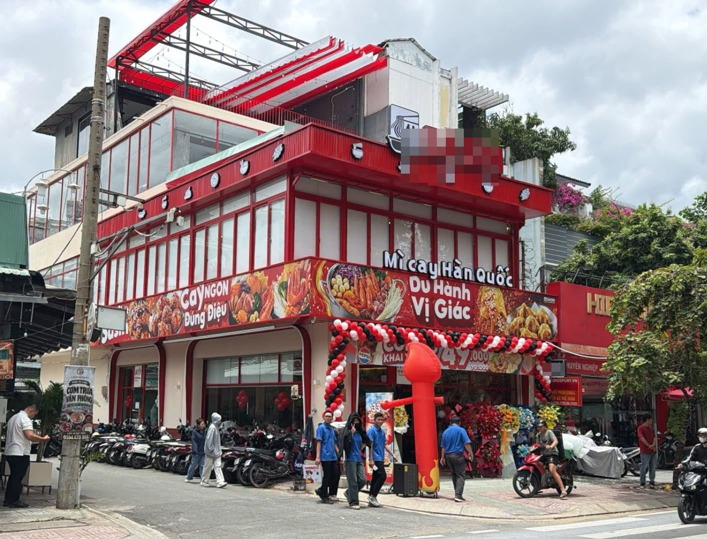 Quý ông độc thân vạn người mê của làng giải trí Việt đi bán mì, sở hữu biệt thự vài chục tỷ- Ảnh 2.