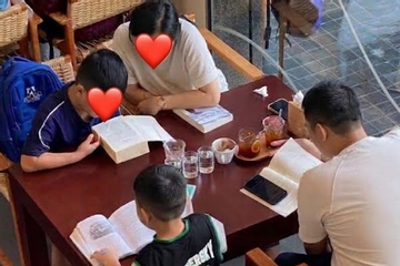 Bức ảnh gia đình trong quán cafe 'hót hòn họt' khắp MXH: Quá lâu rồi mới thấy hình ảnh đẹp đến thế này!