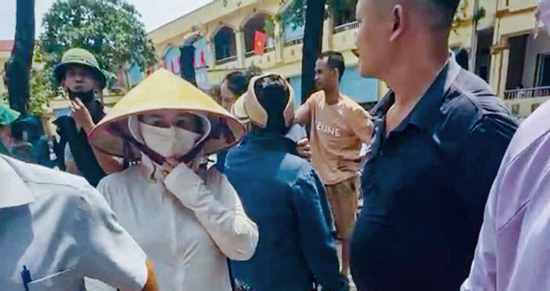 Phụ huynh bức xúc vì 2 ngày liên tiếp học sinh phải chờ cơm bán trú đến gần 13h
