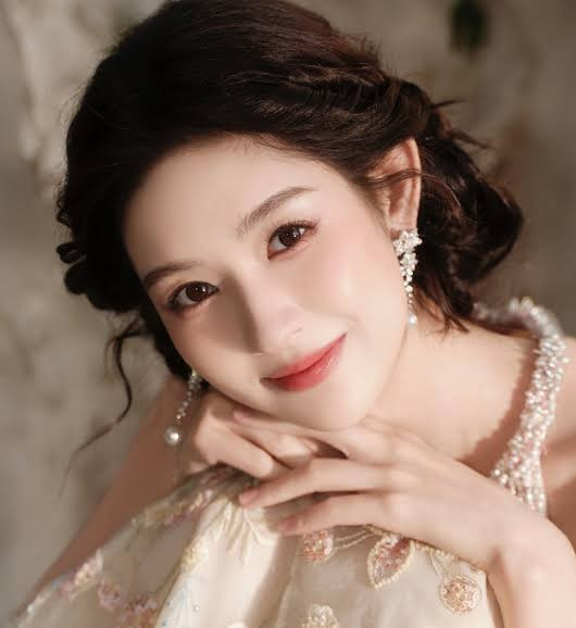 Đây mới là mỹ nhân được chấm cho vai nữ chính Đầu Xuân Tươi Sáng: Mặt đẹp hơn búp bê, dáng chuẩn 100% nguyên tác
